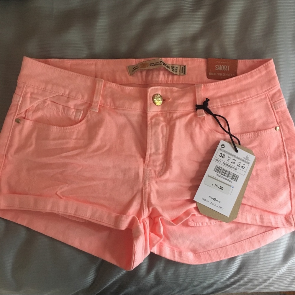 Zara Short - Peach, Size 6
